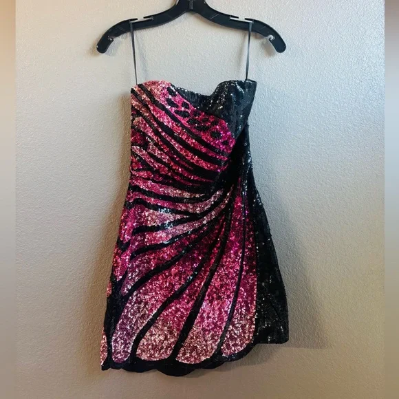 Retrofete Black and Pink Strapless Sequin Dress - Picture 4 of 6